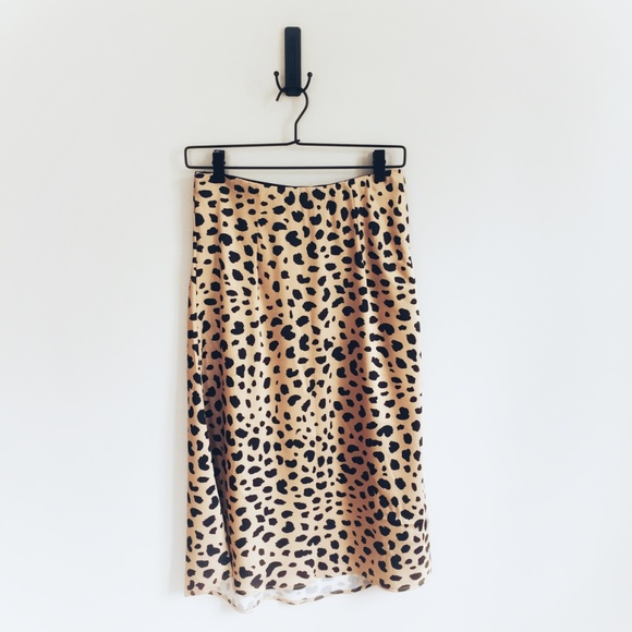 Sexy Satin Leopard Print Midi Skirt NEW!! - Picture 2 of 5